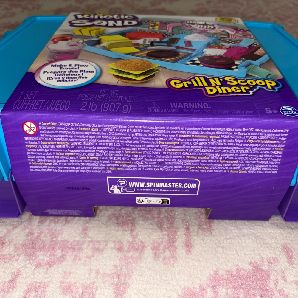 NIB Kinetic Sand Grill N' Scoop Diner Playset - Blue and Purple - Picture 3 of 8